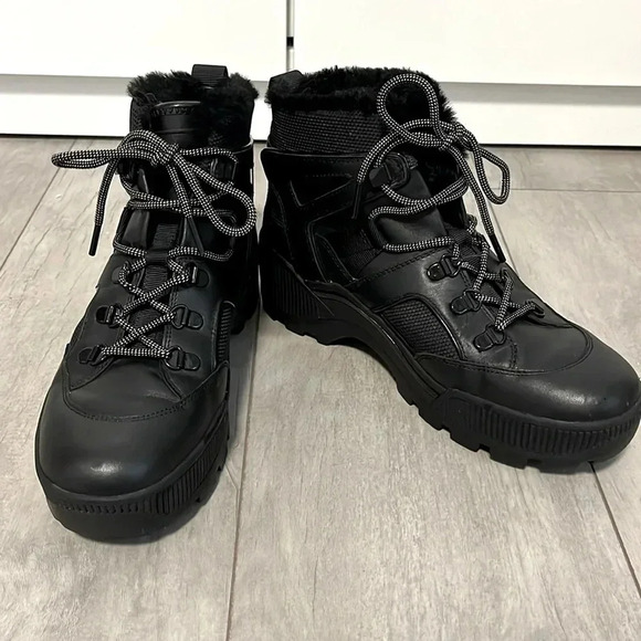 Michael Kors Leather Fur Chunky Combat Winter Boot Fur Insole, Size 8 - Picture 1 of 12